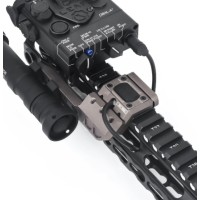 WADSN Fusion Style ModButton With Left or Right Wing Mount for Surefire Torches (Black / Dark Earth)